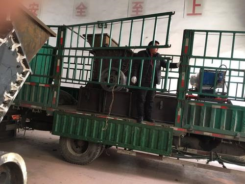 鵝卵石制砂機發(fā)貨現(xiàn)場